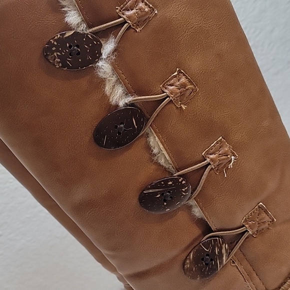 BEARPAW Women's Lori Hickory Boots US 10, 12 inches tall - Picture 6 of 17